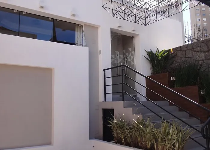 Emily\'S Flat Hotel